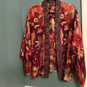 Mirasol women’s floral 100% silk kimono - great condition